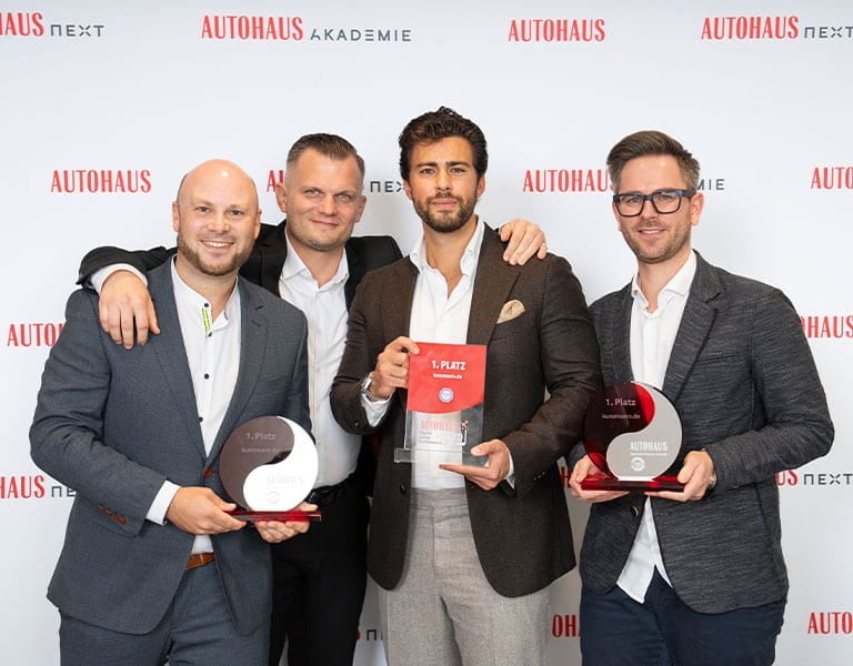 Platz 1 ging an das Autohaus Robert Kunzmann, vertreten durch Moritz Kemmerer und Natalie Lang. Platz 1 ging an das Autohaus Robert Kunzmann, vertreten durch Moritz Kemmerer und Natalie Lang.