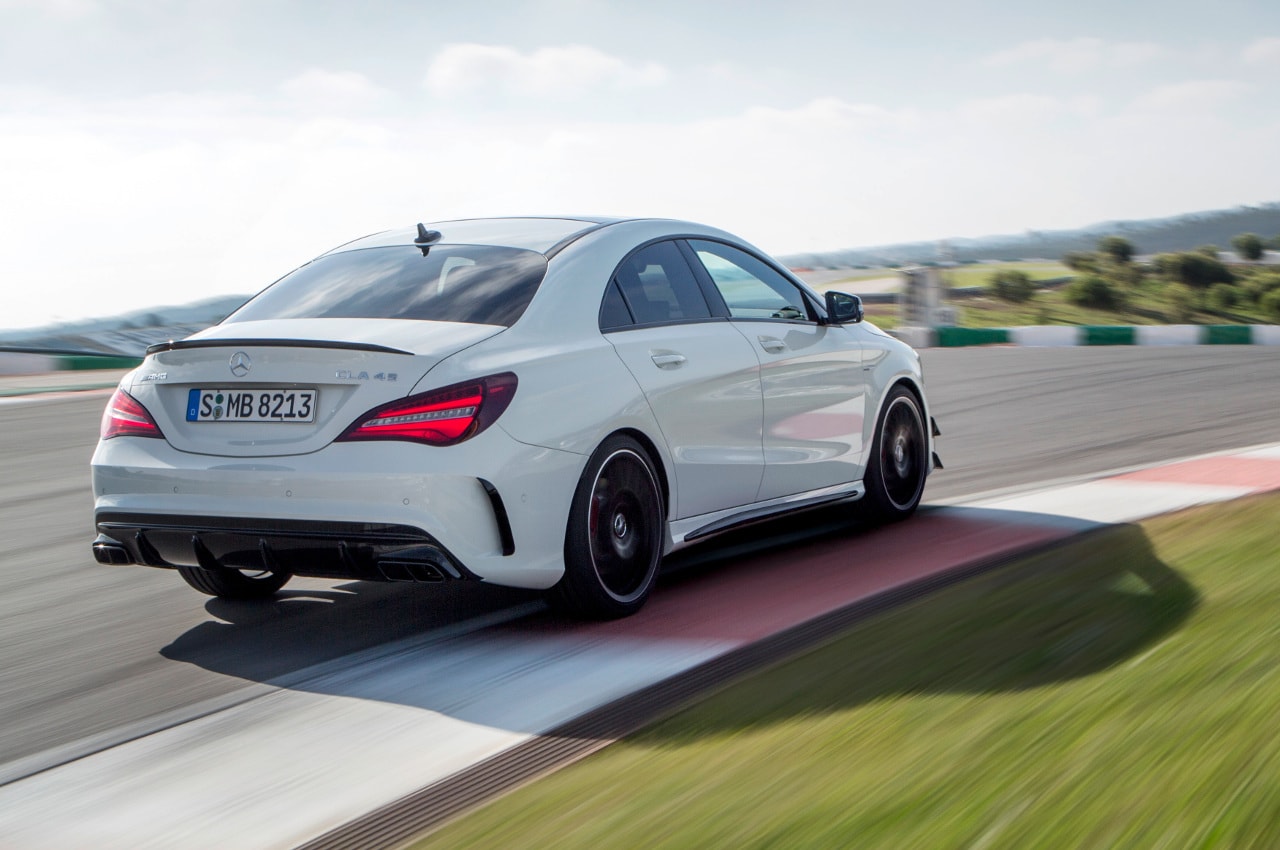 Heck des Mercedes-AMG CLA 45 Coupé 