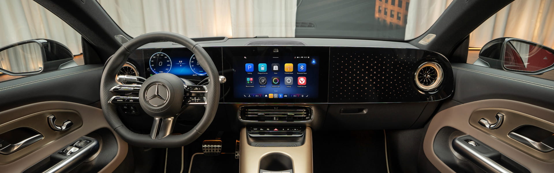 Mercedes-Benz CLA C178 Interieur in gold schwarz