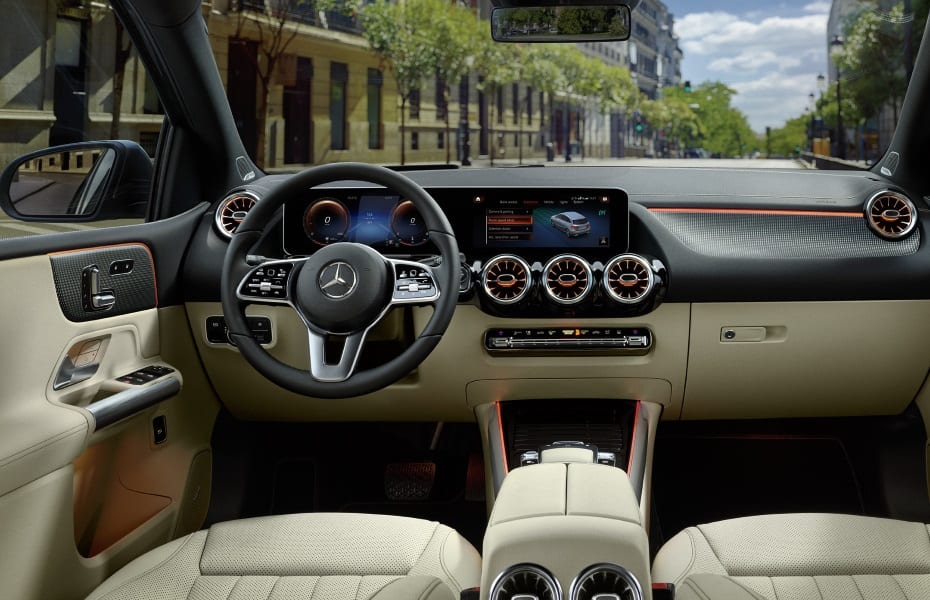 Mercedes-Benz B-Klasse, Interieur Leder hell Cockpit der Mercedes-Benz B-Klasse