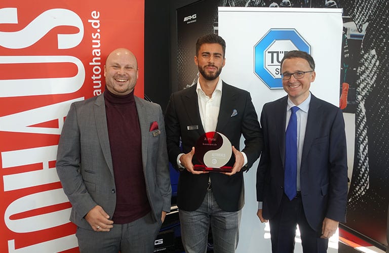 Digital Dealer Performance Award 2020 - Dennis Ostner, Moritz Kemmerer und Karl Diehm (v.l.n.r.)