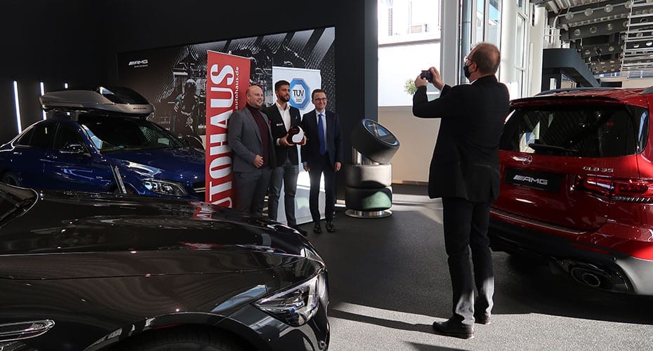 Digital Dealer Performance Award 2020 - Dennis Ostner, Moritz Kemmerer, Karl Diehm und Ralf Meunzel (v.l.n.r.)