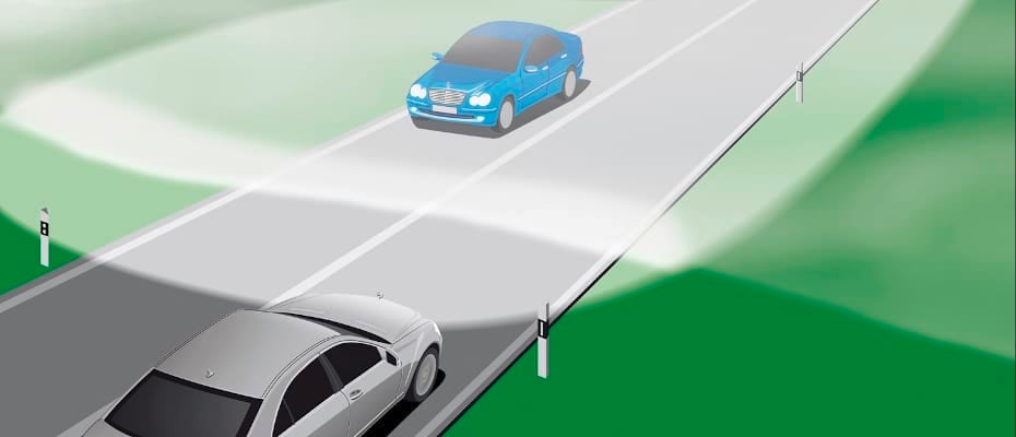 Erweitertes Nebellicht des Intelligent Light System von Mercedes-Benz Erweitertes Nebellicht des Intelligent Light System von Mercedes-Benz