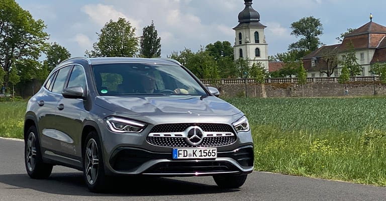Mercedes-Benz GLA auf Testfahrt in Fulda 