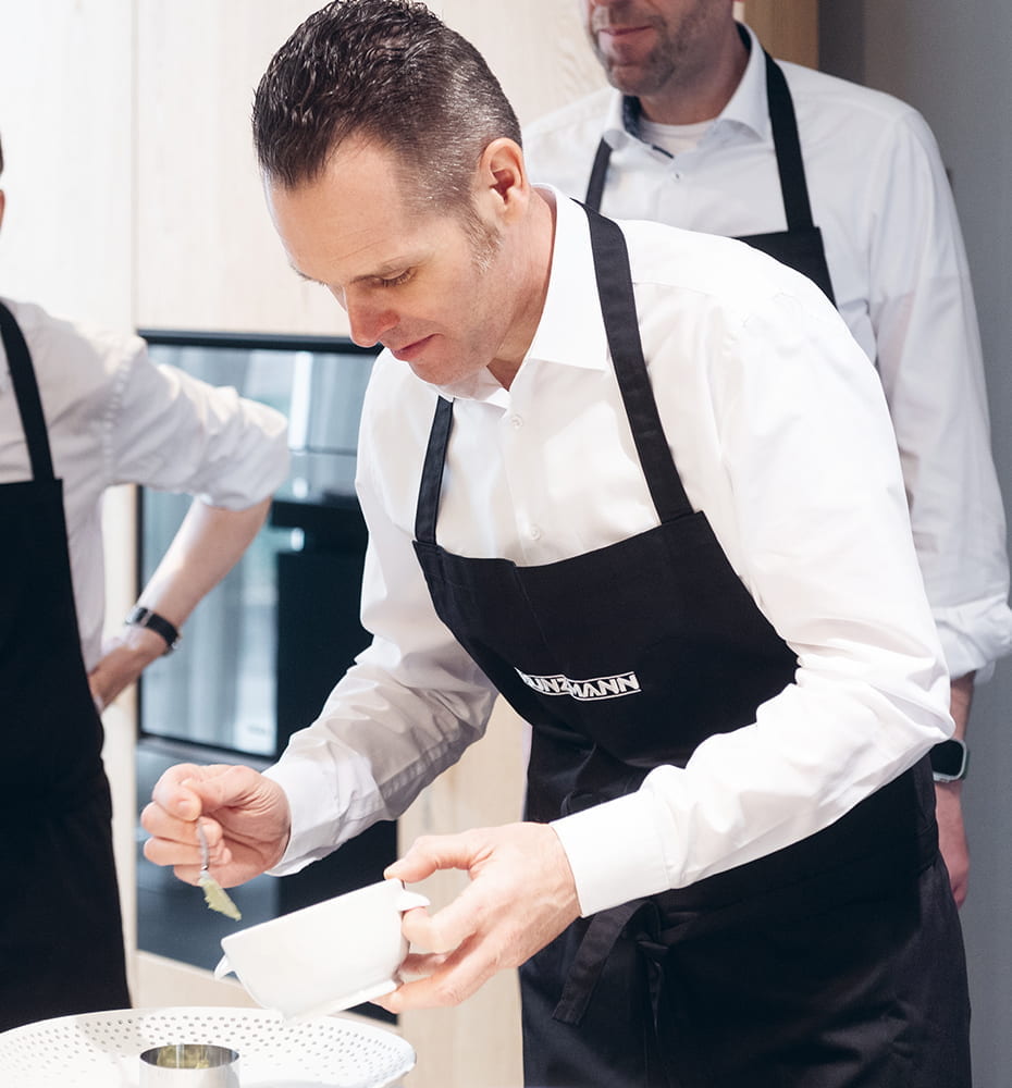 Herr Stößel - Geschäftsführer kochen