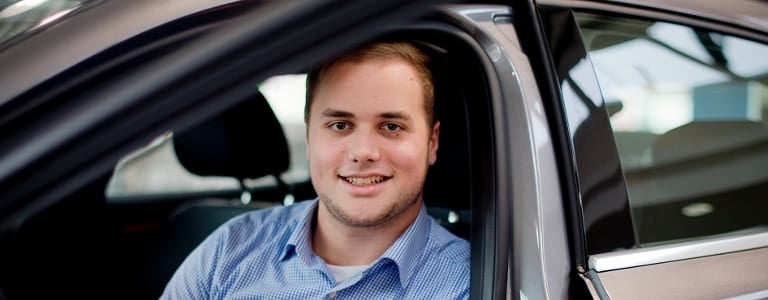 Kevin Paulus, Automobilkaufmann Kevin Paulus Automobilkaufmann im Auto