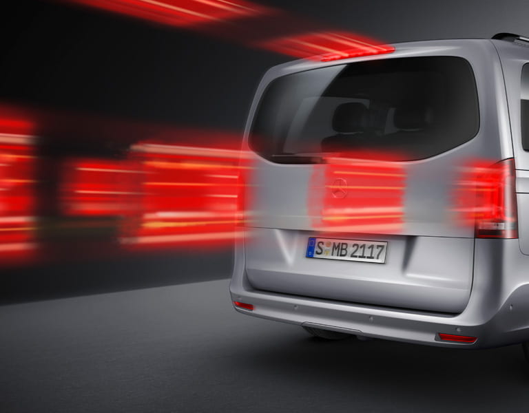 Mercedes-Benz Adaptives Bremslicht
