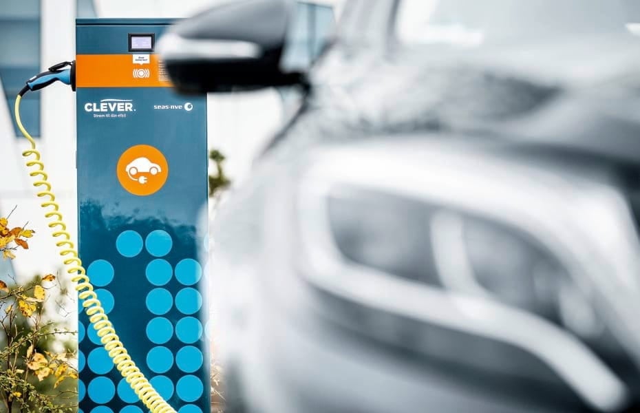 Laden von Elektroautos - Öffentliche Ladesäulen (AC-Laden) Laden von Elektroautos - Öffentliche Ladesäulen (AC-Laden)