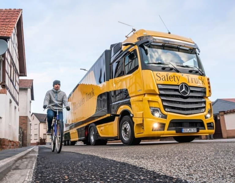 Mercedes-Benz Turn Detect