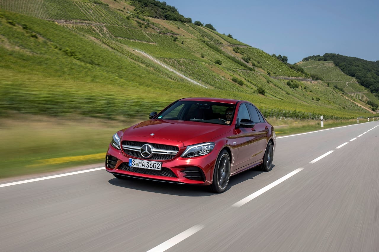 Mercedes-AMG C 43 4MATIC Limousine, designo hyazinthrot metallic, Leder AMG schwarz_1280x500(3)