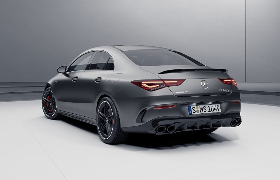 Mercedes-AMG CLA 45 S 4MATIC+, designo mountaingrau magno (662U), 48,3 cm (19") AMG Leichtmetallräder im 5-Doppelspeichen-Design (RSX), AMG Night-Paket (P60), AMG Aerodynamik-Paket (B26) Mercedes-AMG CLA 45 S 4MATIC+, designo mountaingrau magno (662U), 48,3 cm (19") AMG Leichtmetallräder im 5-Doppelspeichen-Design (RSX), AMG Night-Paket (P60), AMG Aerodynamik-Paket (B26)