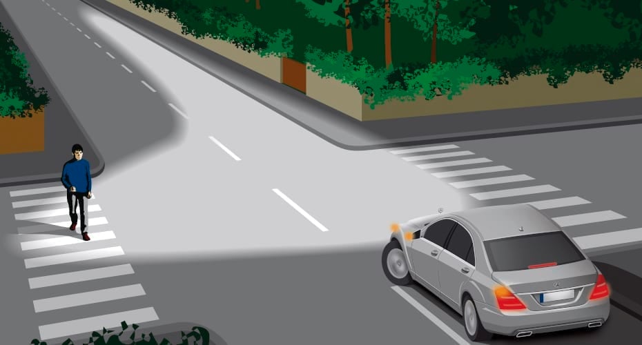 Mercedes-Benz mit Abbiegelicht Mercedes-Benz mit Abbiegelicht