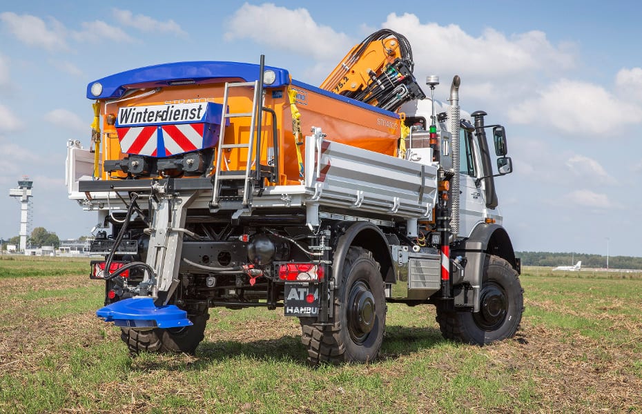 Mercedes-Benz Hochgeländegängiger Unimog im Kommunaleinsatz