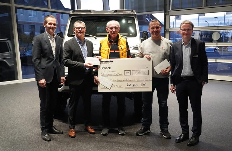 Mercedes-Benz G-Klasse 4x4 VIP Event Spendenübergabe Mercedes-Benz G-Klasse 4x4 VIP Event Spendenübergabe