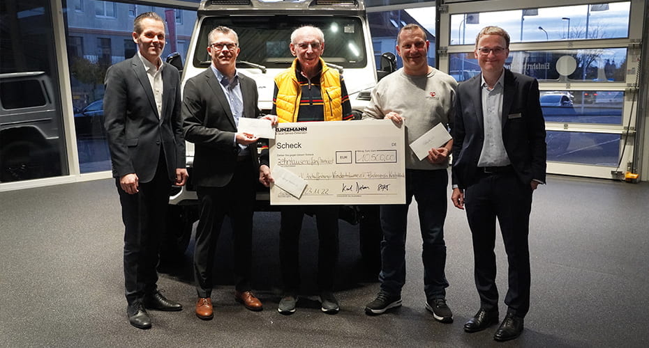 Mercedes-Benz G-Klasse 4x4 VIP Event Spendenübergabe