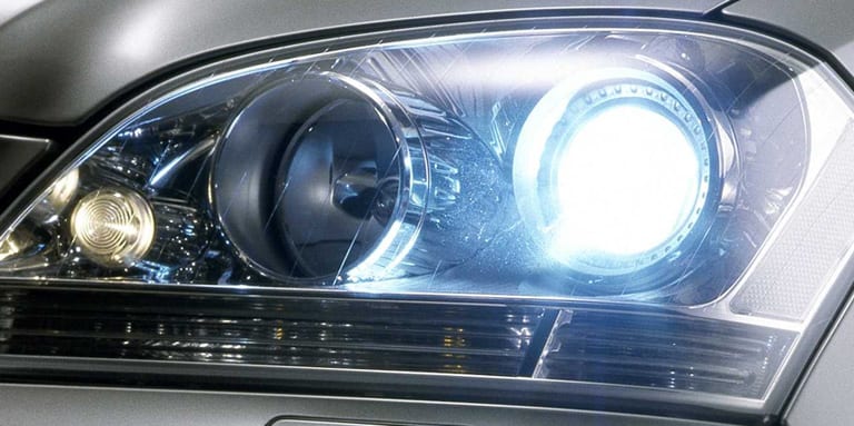 Mercedes-Benz Bi-Xenon Mercedes-Benz Bi-Xenon