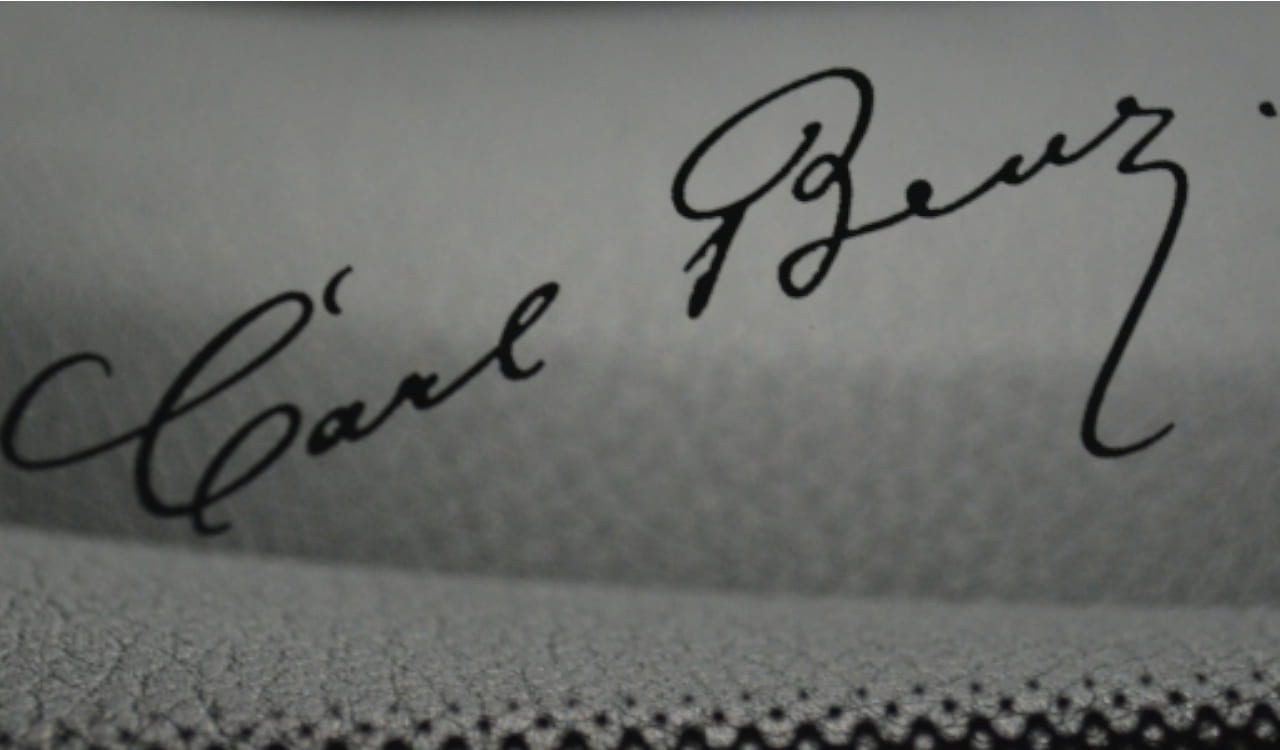 Original_Mercedes_Benz_Windschutzscheibe_Unterschrift_Carl_Benz_1280x750px Original_Mercedes_Benz_Windschutzscheibe_Unterschrift_Carl_Benz_1280x750px