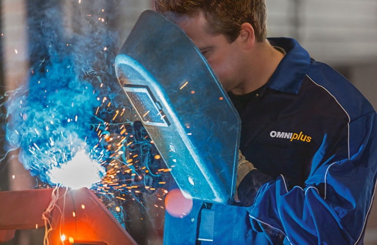 Alles auf Vorrat für eine schnelle Reparatur Schweißen in der Werkstatt