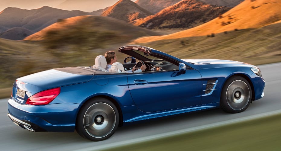 seitliche Ansicht des Mercedes-Benz SL