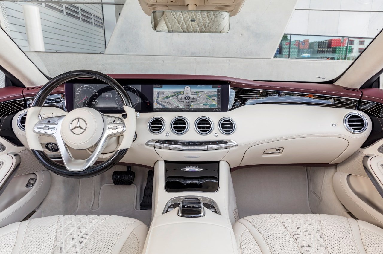 Interieur des Mercedes-Benz S-Klasse Cabriolets