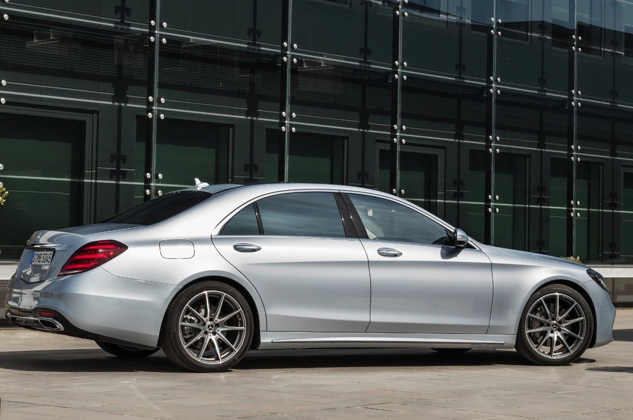 Seitliche Ansicht der Mercedes-Benz S-Klasse Limousine
