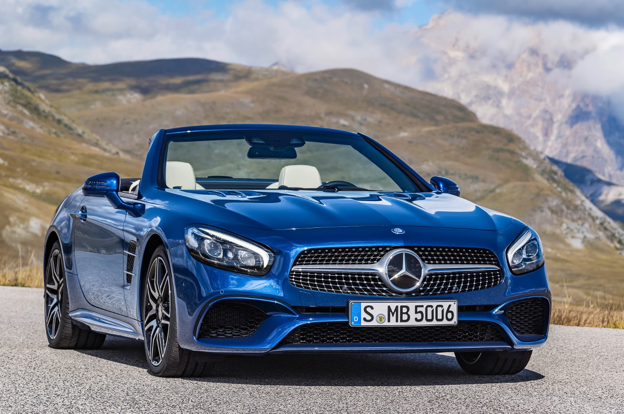 Front des Mercedes-Benz SL Roadster in brillantblau