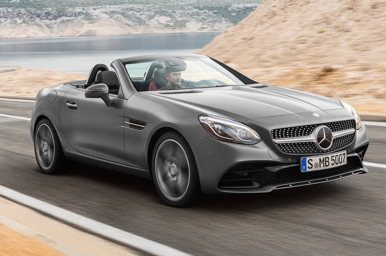 Front des SLC Roadster mit offenem Verdeck