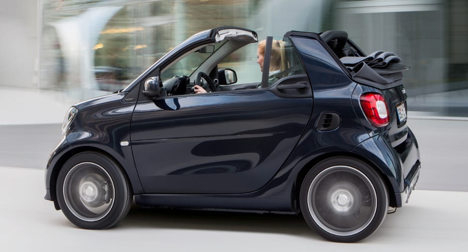 smart BRABUS cabrio Xclusive; Exterieur: tailor made dark blue shiny smart BRABUS cabrio