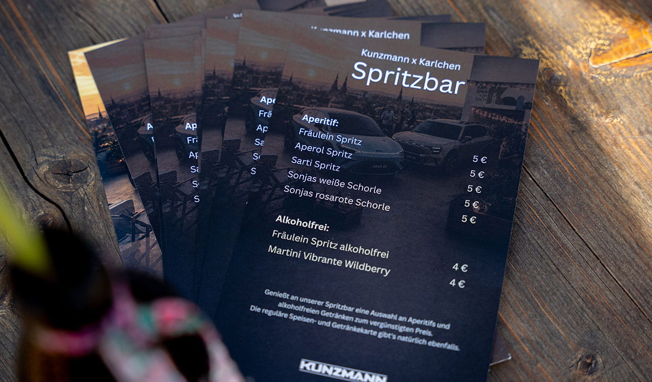Kunzmann Veranstaltung smart x Karlchen vom Dach in Fulda mit Gästen und smart Fahrzeugen