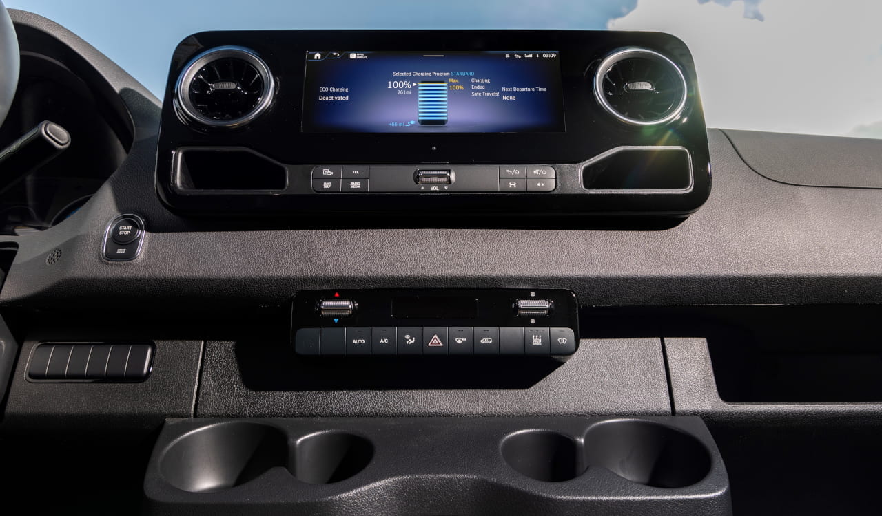 Mercedes-Benz Sprinter Interieur MBUX Navigation