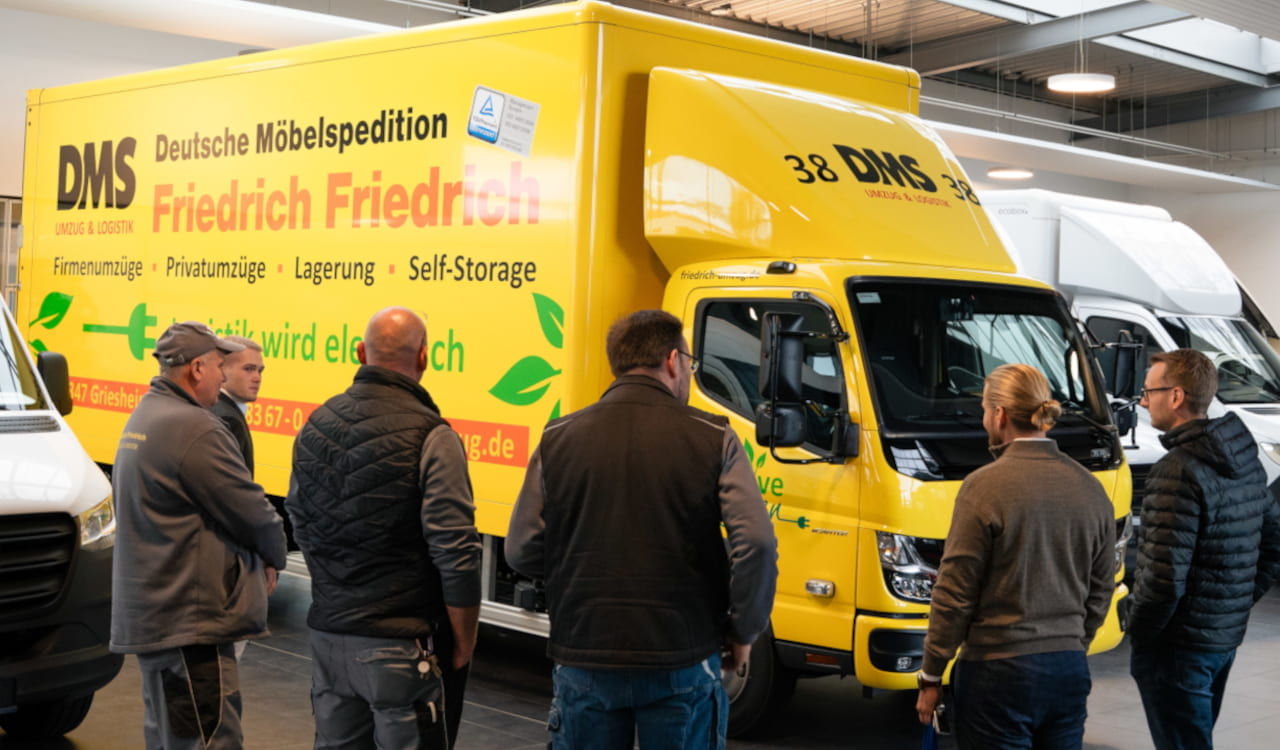 Übergabe FUSO eCanter an Fa. Friedrich Friedrich