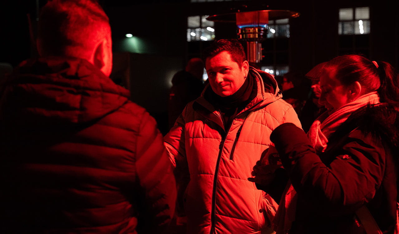 Kundengespräch auf dem KunzmannAdventsmarkt in Stockstat