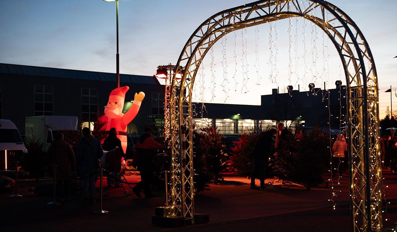 Eingang des Kunzmann Adventsmarkets in Stockstadt