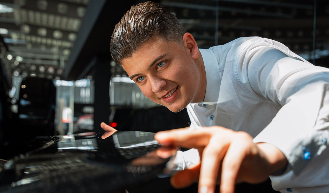 Automobilkaufmann frau Im Autohaus Kunzmann Automobilkaufmann frau Im Autohaus Kunzmann
