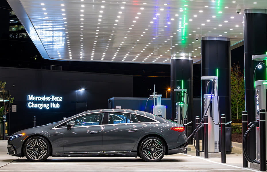 Mercedes-Benz EQS an der Ladestation