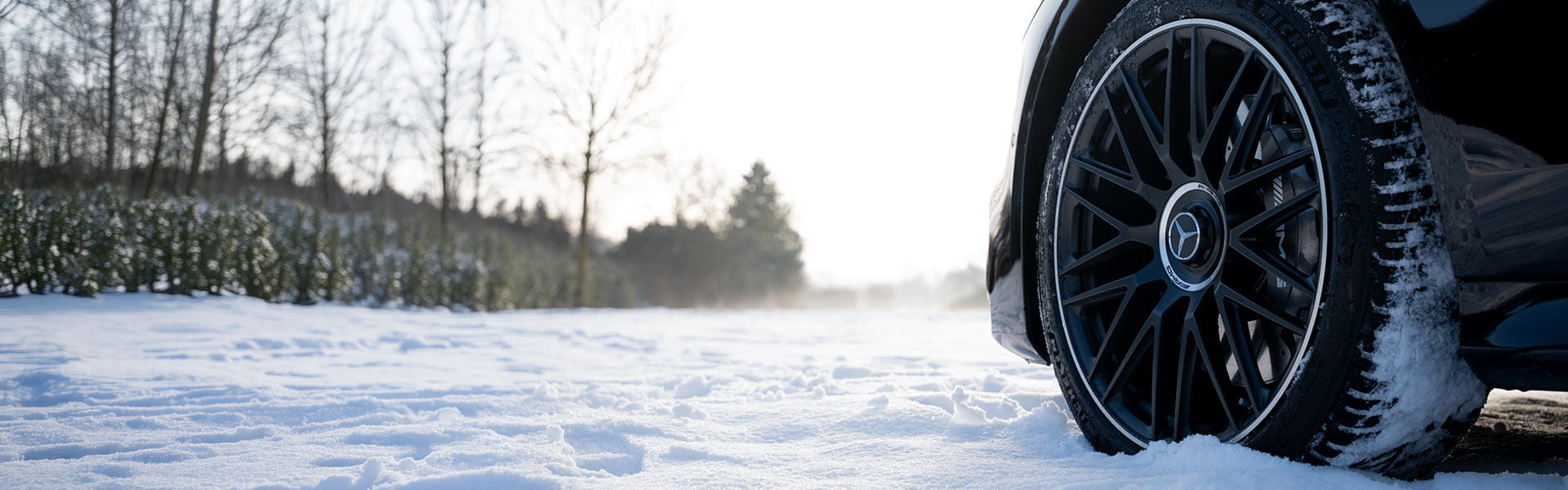 Mercedes-Benz S-Klasse Vorderrad im Schnee