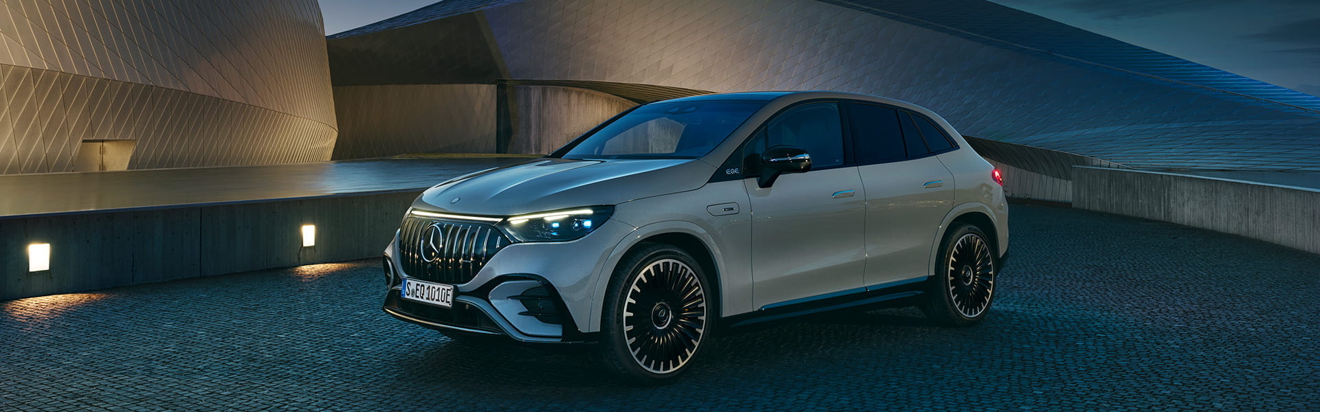 Mercedes-Benz EQE SUV