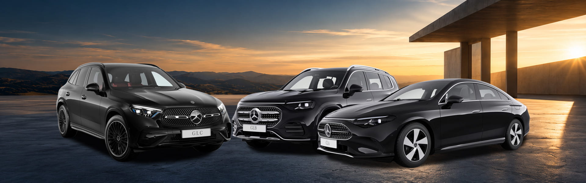 Mercedes-Benz CLA, GLB und GLC in schwarz vor einem Sonnenuntergang