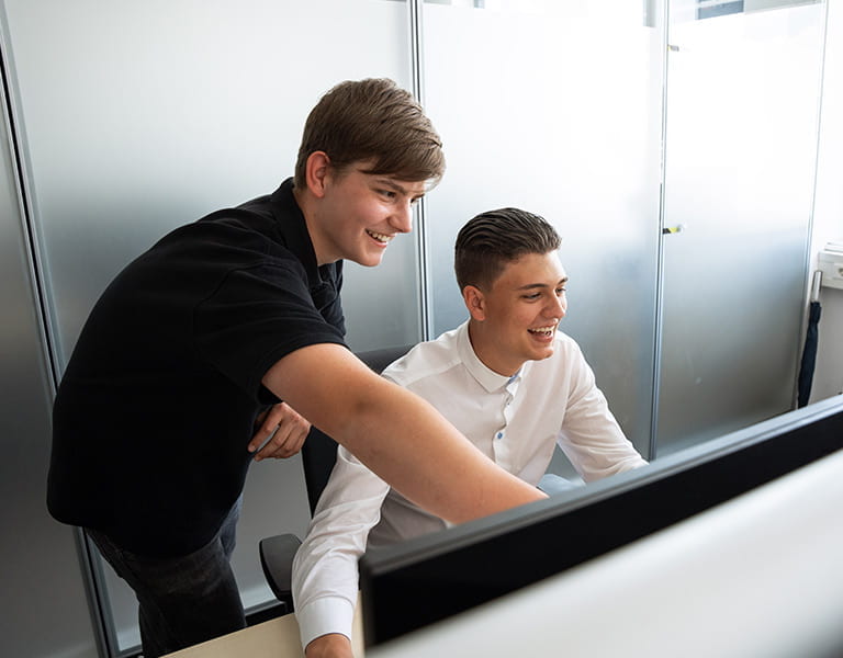 Ausbildung zum Kaufmann für IT-Systemmanagement Ausbildung zum Kaufmann für IT-Systemmanagement