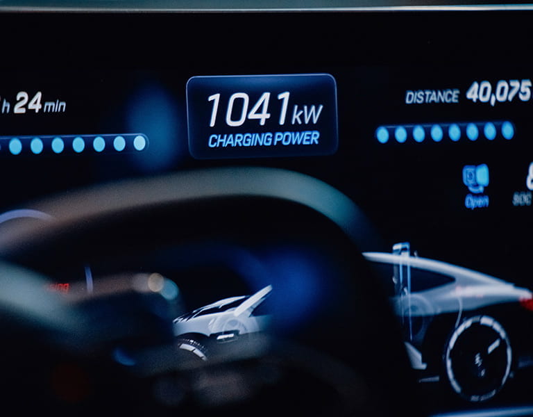 Mercedes-Benz Ladeanzeige im Cockpit