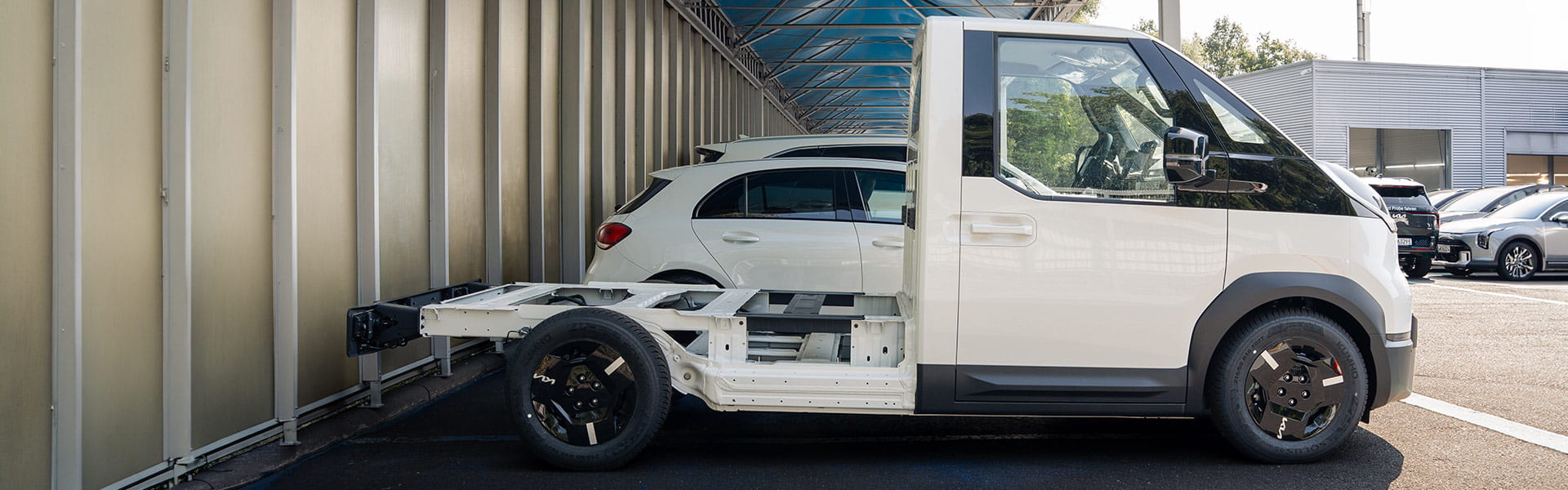 PV5 Chassis Cab Pritsche in der Seitenansicht auf dem Kia Hof bei Kunzmann