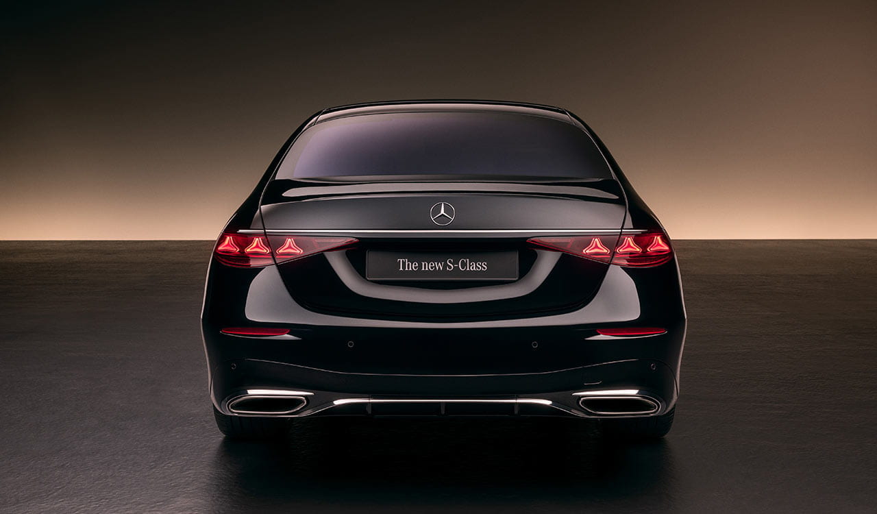 schwarze Mercedes-Benz S-Klasse V223 Heckansicht