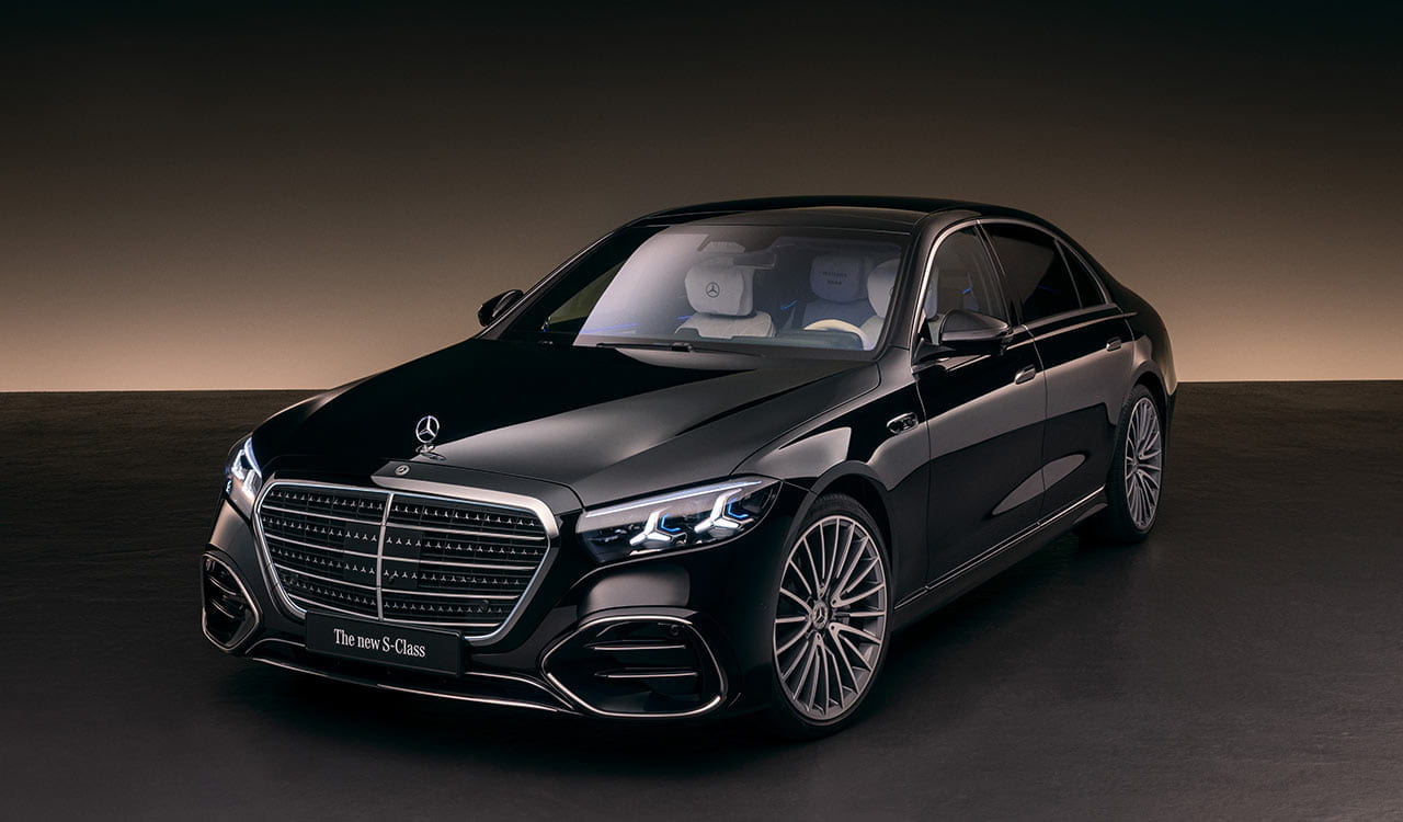 schwarze Mercedes-Benz S-Klasse V223 3/4 Frontansicht