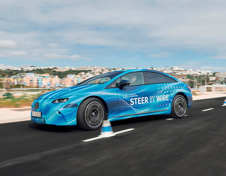 Mercedes-Benz EQS Limousine auf Teststrecke