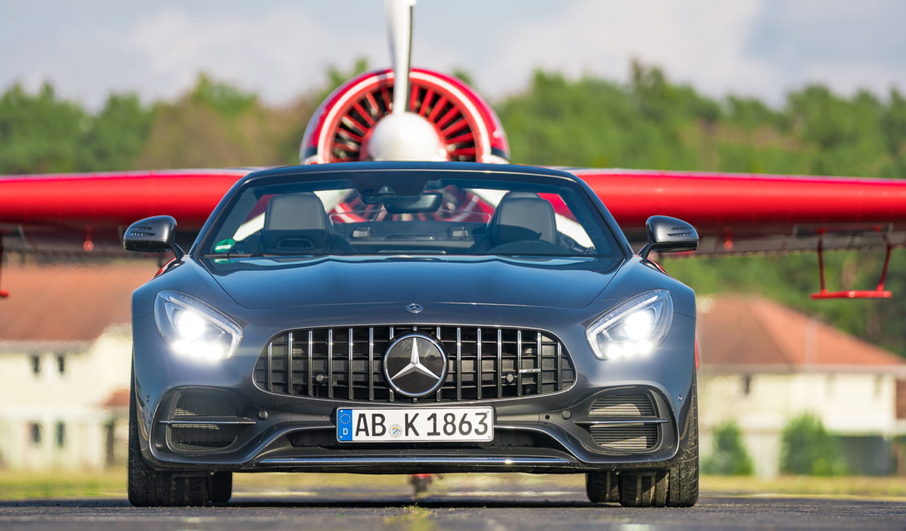 Open Air Mercedes-AMG GT Roadster vs. YAK 55