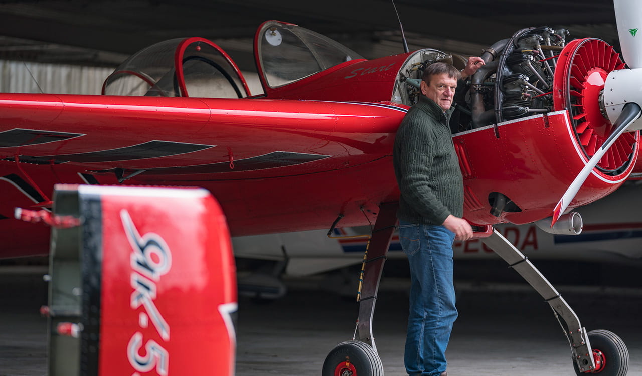 Open Air Mercedes-AMG GT Roadster vs. YAK 55