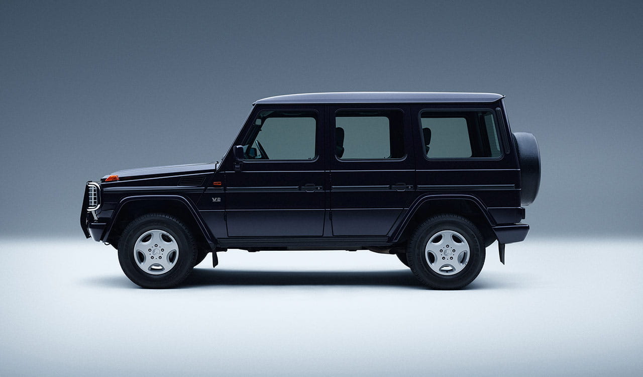 Mercedes-Benz G-Klasse W463 in dunkel blau in der Seitenansicht