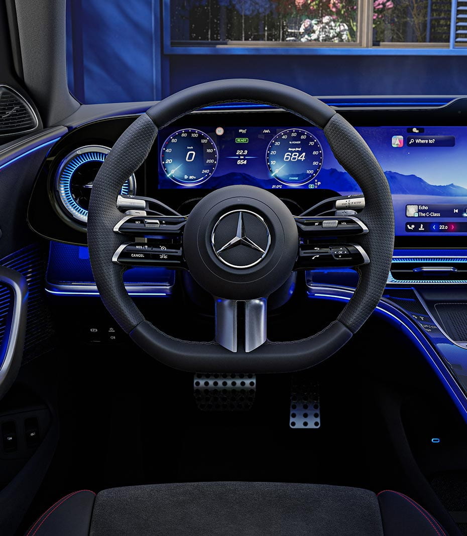 Lenkrad und MBUX System der reinelektrischen Mercedes-Benz C-Klasse