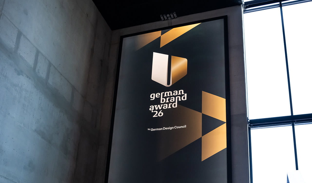 Begrüßungsbanner des German Brand Awards im Treppenhaus
