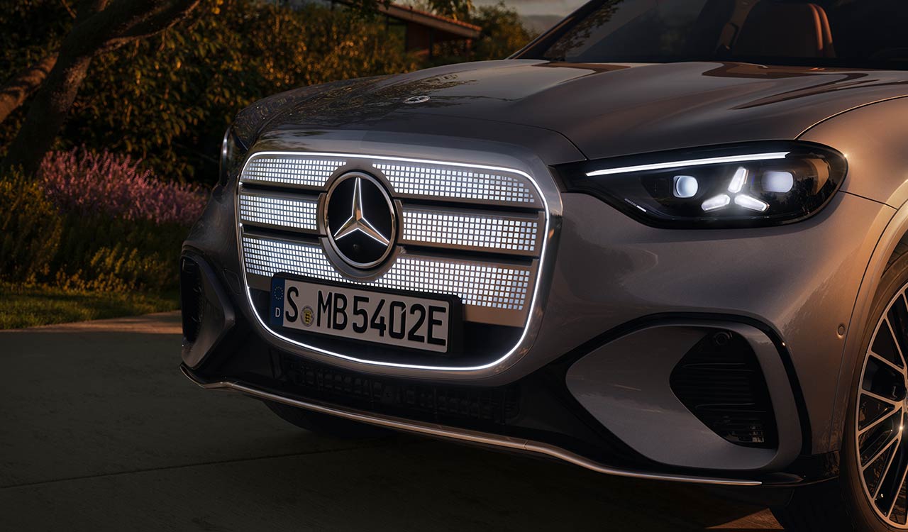 Beleuchteter Kühlergrill des Mercedes-Benz GLC